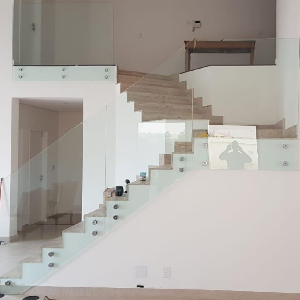 Guarda Corpo de Vidro no lago norte - Emage Vidracaria (3)