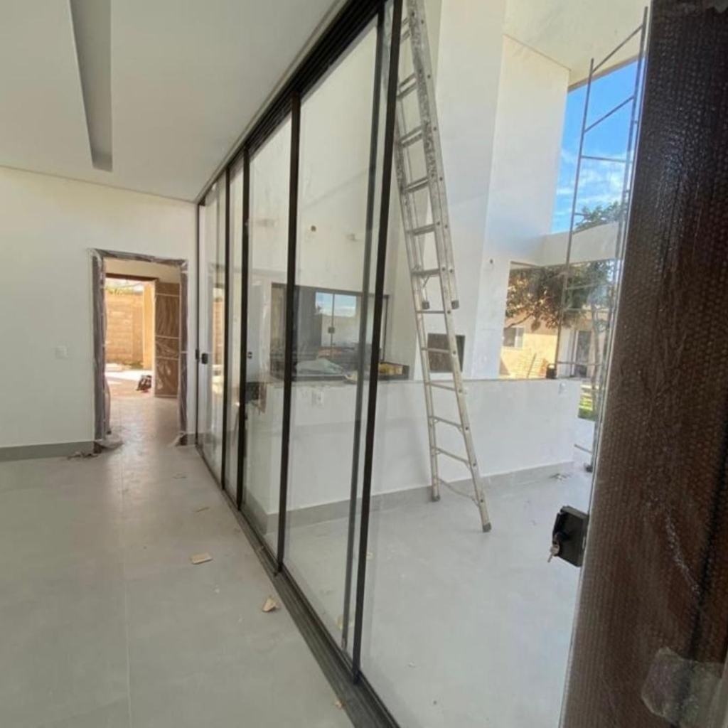 Porta de Blindex no lago norte - emage viadracaria (2)