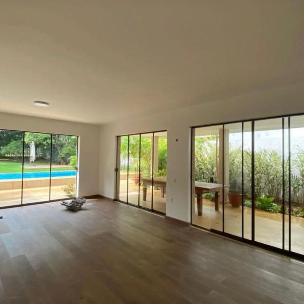 Porta de Blindex no lago norte - emage viadracaria (6)