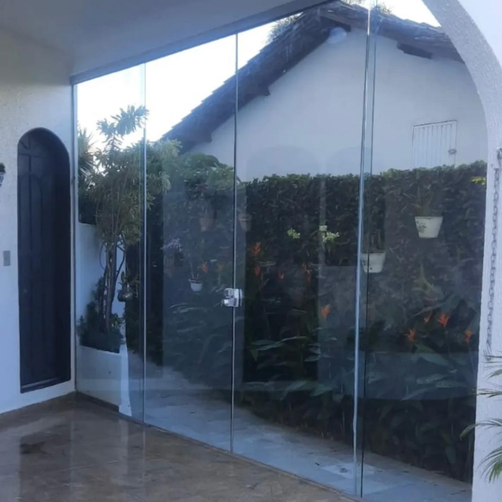 Porta de Blindex no lago norte - emage viadracaria (7)